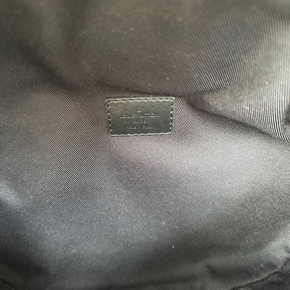 Louis Vuitton Monogram Eclipse Discovery Bumbag - Picture 3 of 4